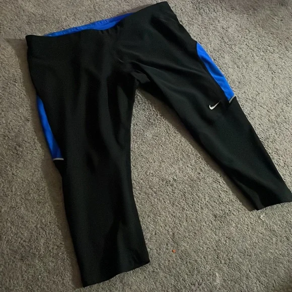 Nike crop leggings - Picture 2 of 5